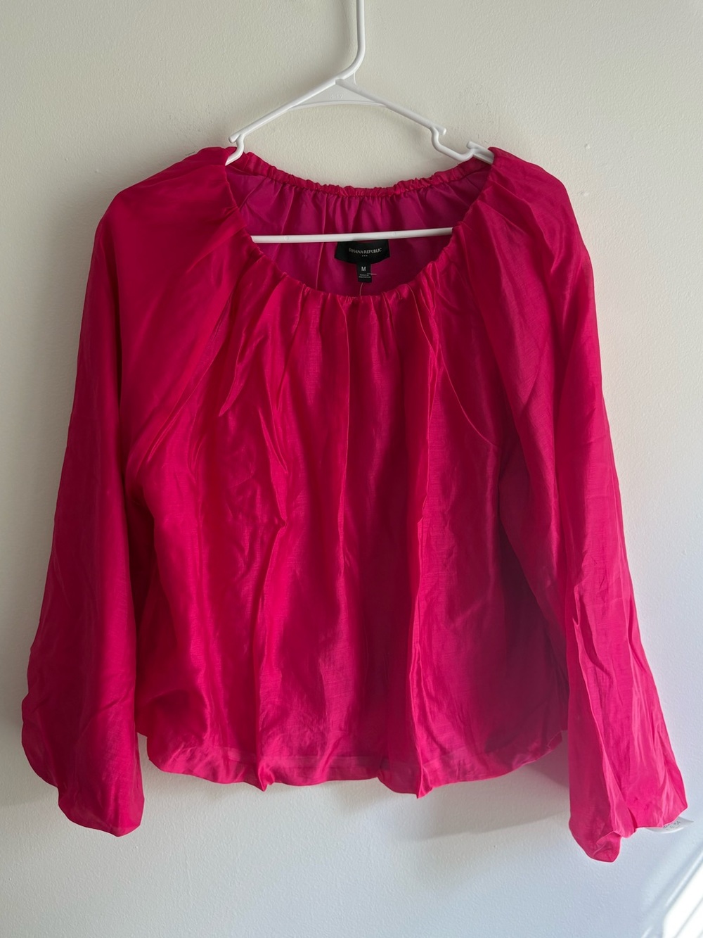 Banana Republic Bright Pink Puff-Sleeve Peasant Top, Size S